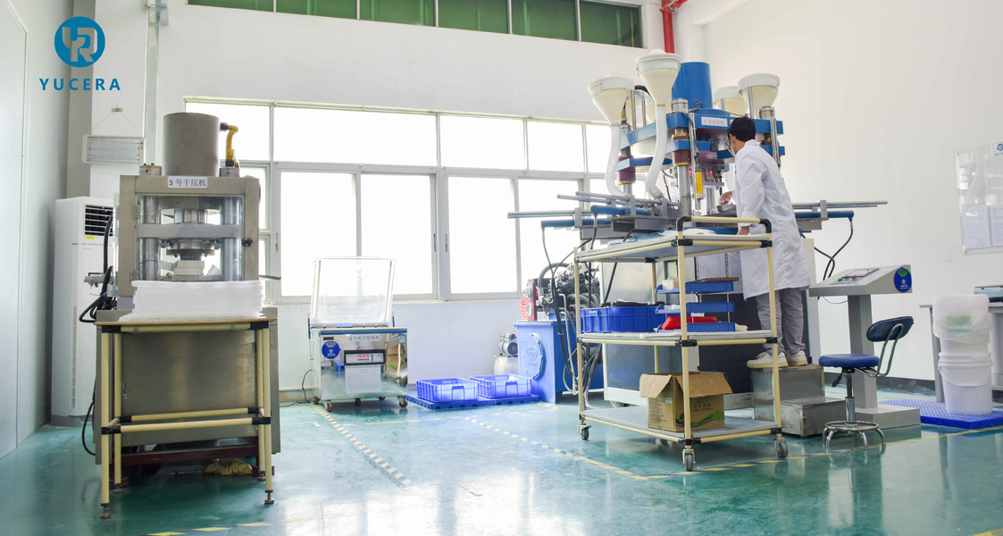 Shenzhen Yurucheng Dental Materials Co., Ltd ligne de production du fabricant
