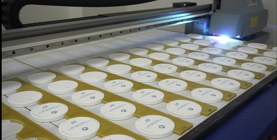 Shenzhen Yurucheng Dental Materials Co., Ltd ligne de production du fabricant