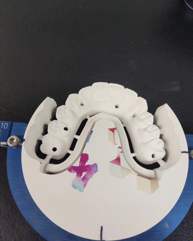 Pour Yucera 4D Pro Zircone Dentaire Bloc Disque Couronne Bridge CADCAM Disque pour Laboratoire Dentaire Fabriqué à partir de Bois Résine Machines Source d'alimentation