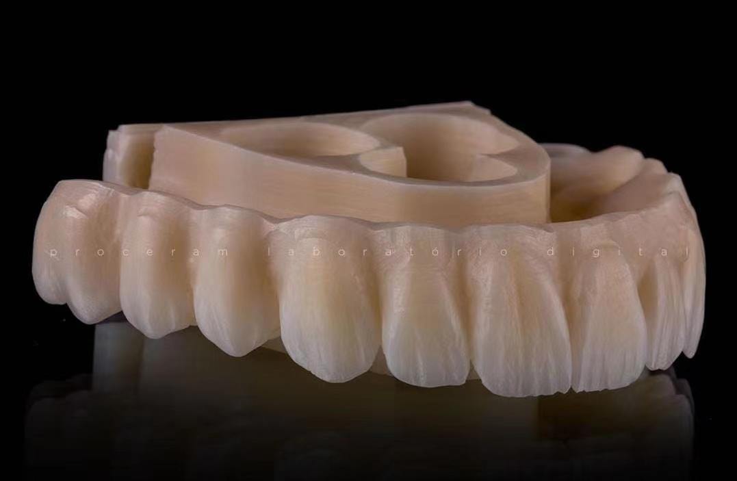 43%-57% Translucidité 700-1200 MPa Résistance à la flexion YUCERA Dental 98mm Système ouvert CAD/CAM 4D Pro Multicouche Bloc de zircone