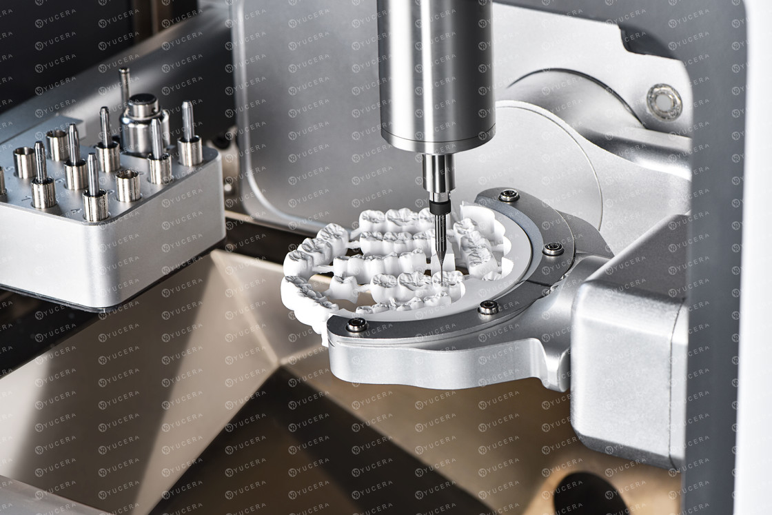 Chine Yucera Vente Chaude Fraiseuse Dentaire CAD CAM Automatique 5 Axes pour Laboratoire
