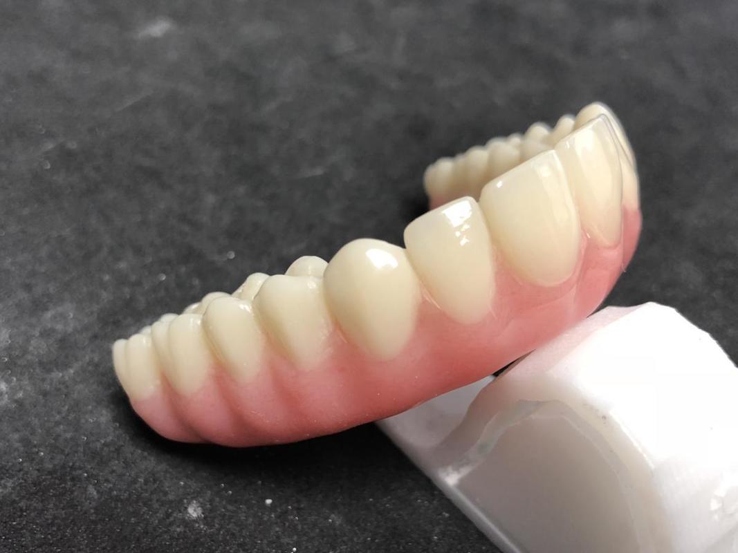 Blocs de PMMA dentaire Yucera 98*22mm  CADCAM Multicouche PMMA Disque Rose