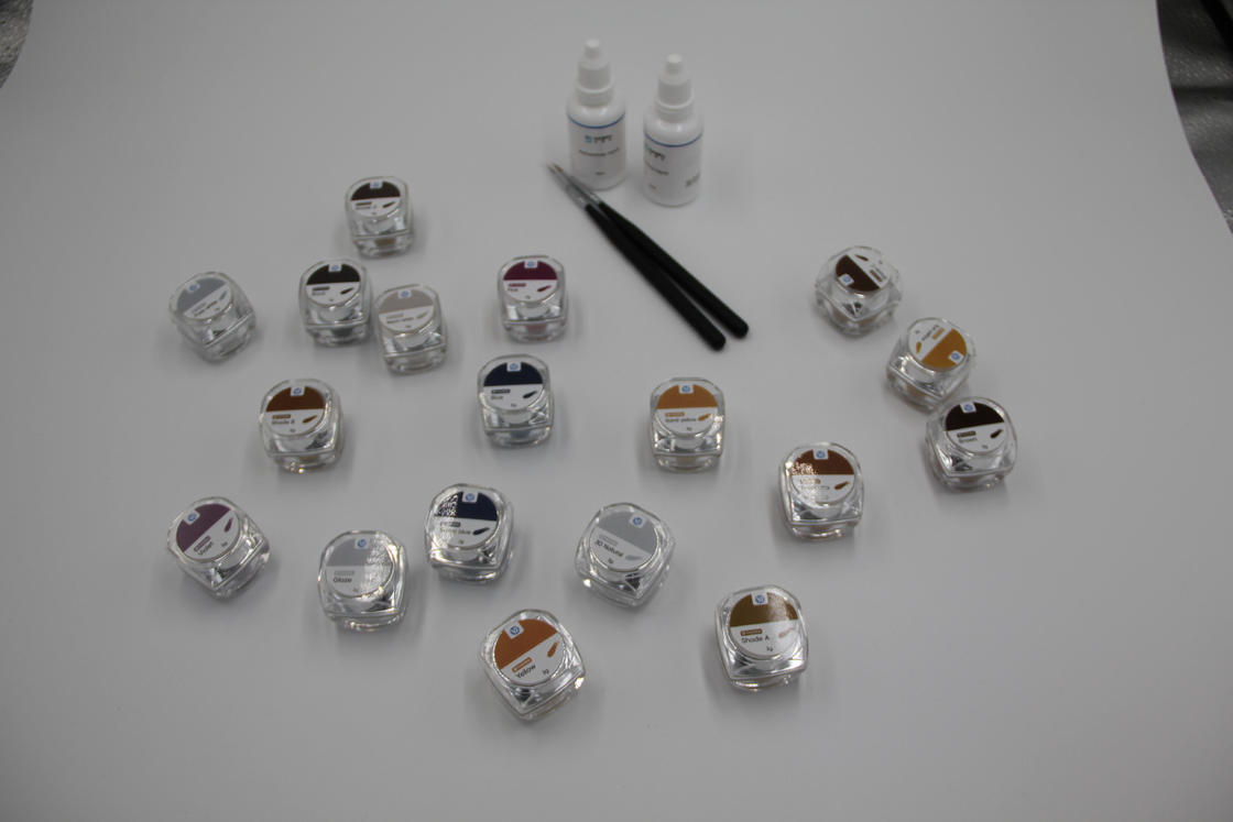 Kit de coloration en céramique de zircone Yucera Smile Solutions 18 couleurs Natural Glow pour les créations de laboratoire dentaire