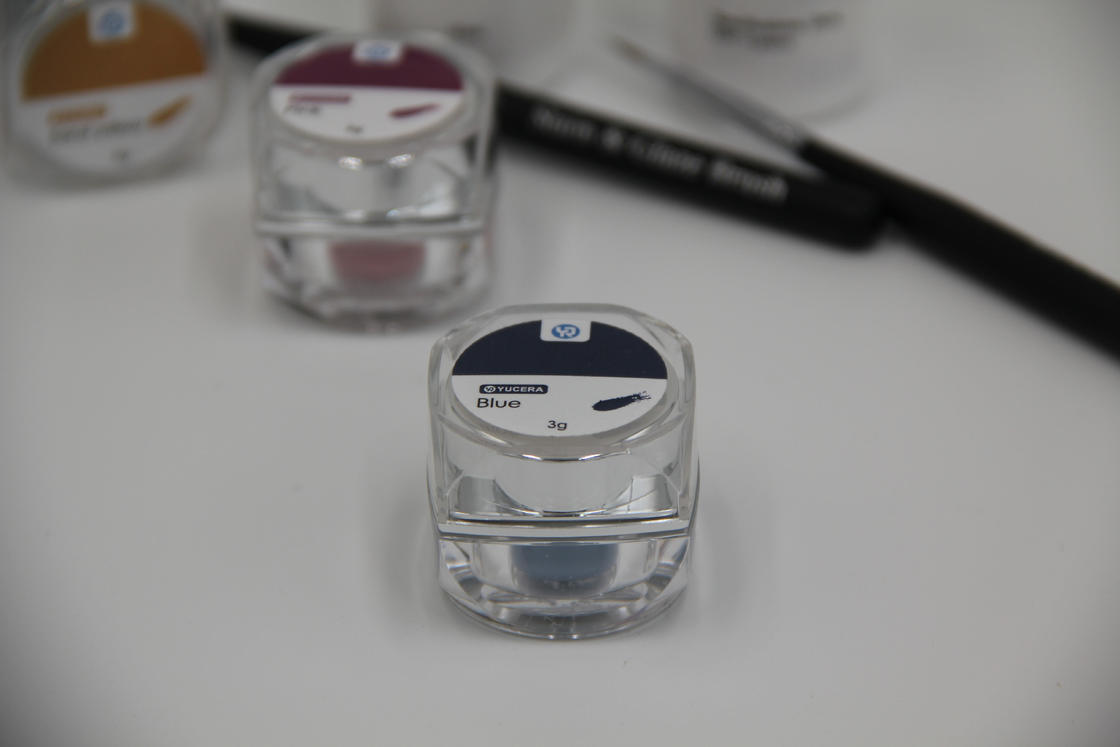 Kit de coloration en céramique de zircone Yucera 18 couleurs Unique Smile Solutions, éclat naturel pour les créations de laboratoire dentaire