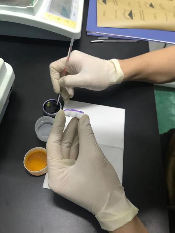 Yucera Dental Lab 18-Color Smile Solutions Céramique Zircone Teintant Éclat Naturel pour Créations de Laboratoire Dentaire